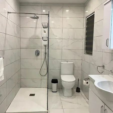 Modern Designed & Spacious In C11b アパート